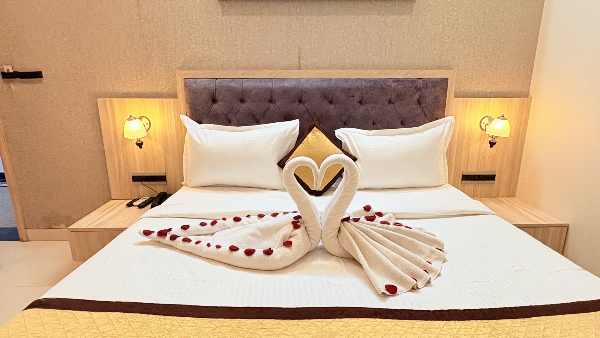 Parampara Hotels And Resorts Slider Pictures